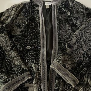 Chicos jacket classy with jeans and a black or silver shirt size 1 worn once!